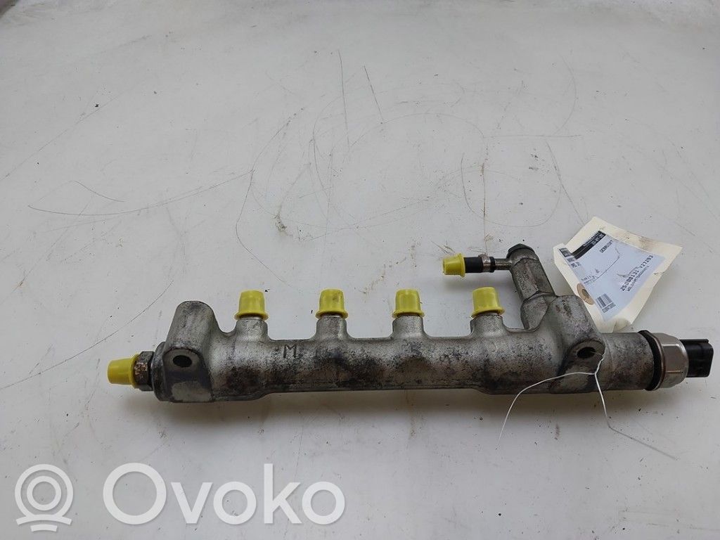 Opel Zafira B Listwa wtryskowa 