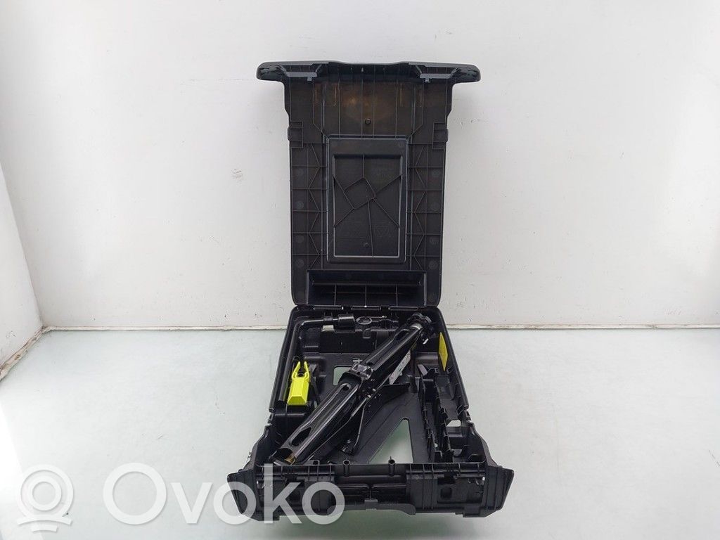 Opel Vivaro Cric 