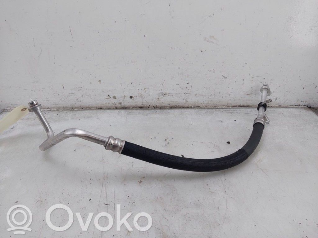 Renault Clio IV Ilmastointilaitteen putki (A/C) 