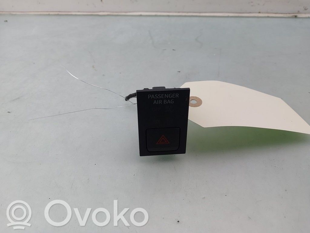 Seat Tarraco Botón interruptor de luz de peligro 