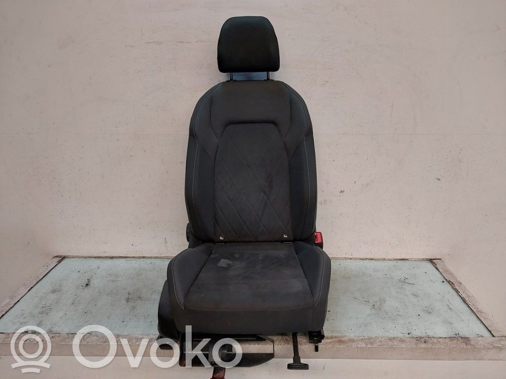 Volkswagen Golf VIII Fotel przedni pasażera 
