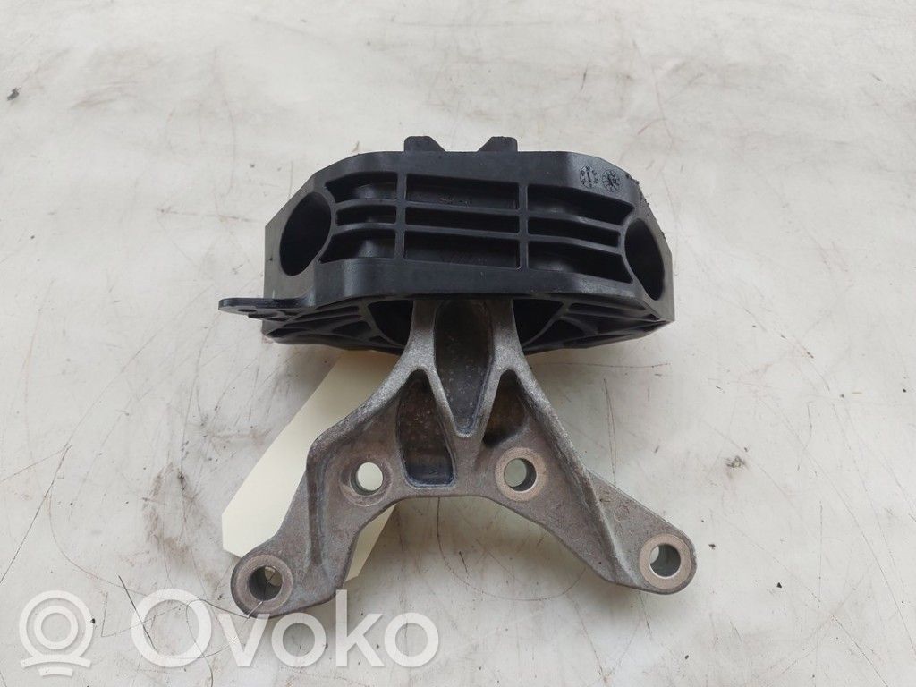 Opel Mokka B Engine mount bracket 
