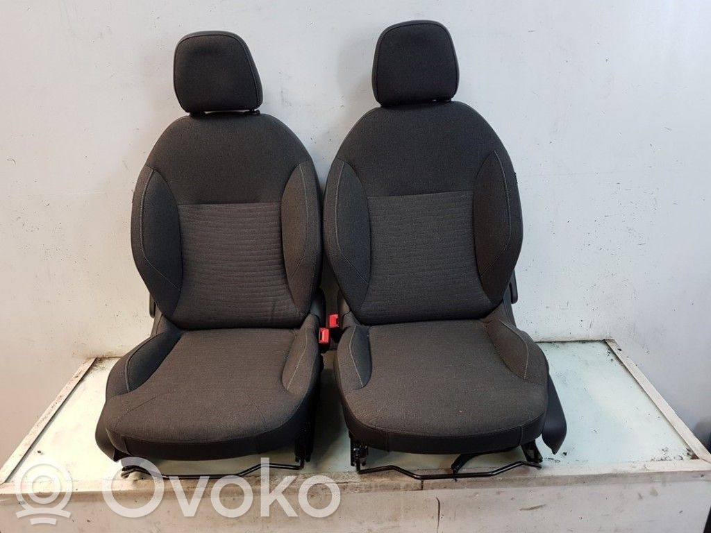 Citroen C3 Etumatkustajan istuin 