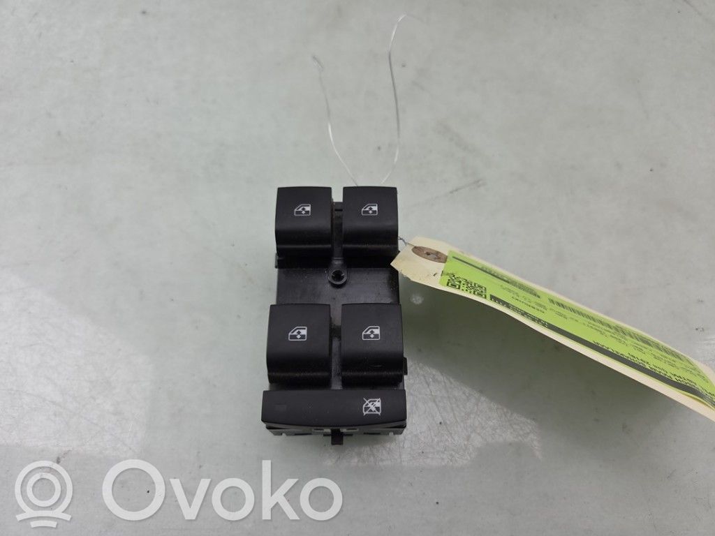 Opel Astra K Przyciski szyb 