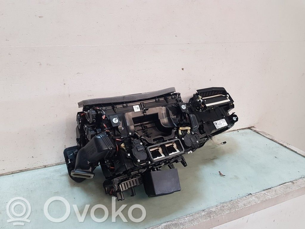 BMW X5 G05 Obudowa nagrzewnicy 
