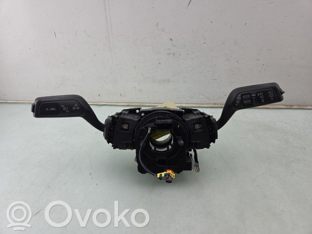 Ford Fiesta Pulsanti/interruttori sul volante