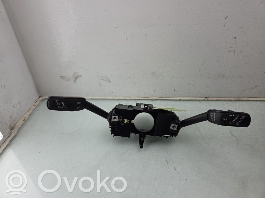 Seat Ibiza V (KJ) Butoane/comutatoare pe volan 