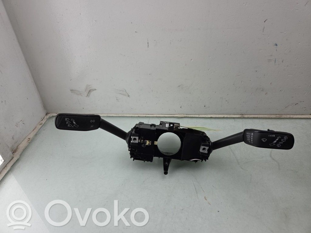 Seat Ibiza V (KJ) Interruptores/botones de la columna de dirección 