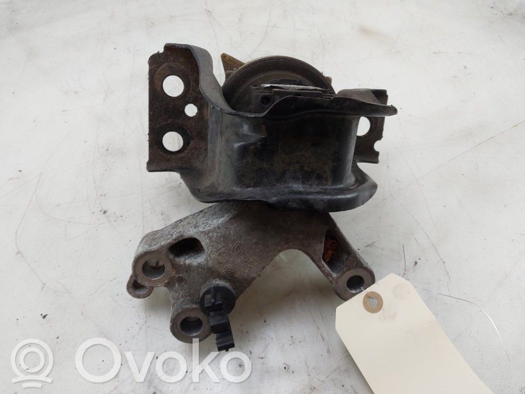 Renault Captur Engine mount bracket 