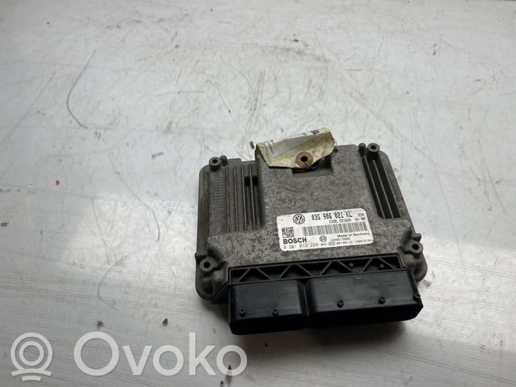 Volkswagen Jetta V Motorsteuergerät/-modul 