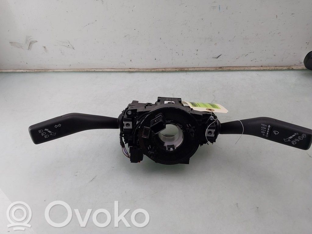 Volkswagen Up Steering wheel buttons/switches 