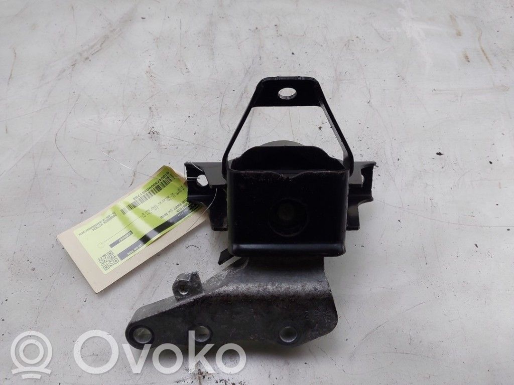 Suzuki Swift III Wspornik / Mocowanie silnika 