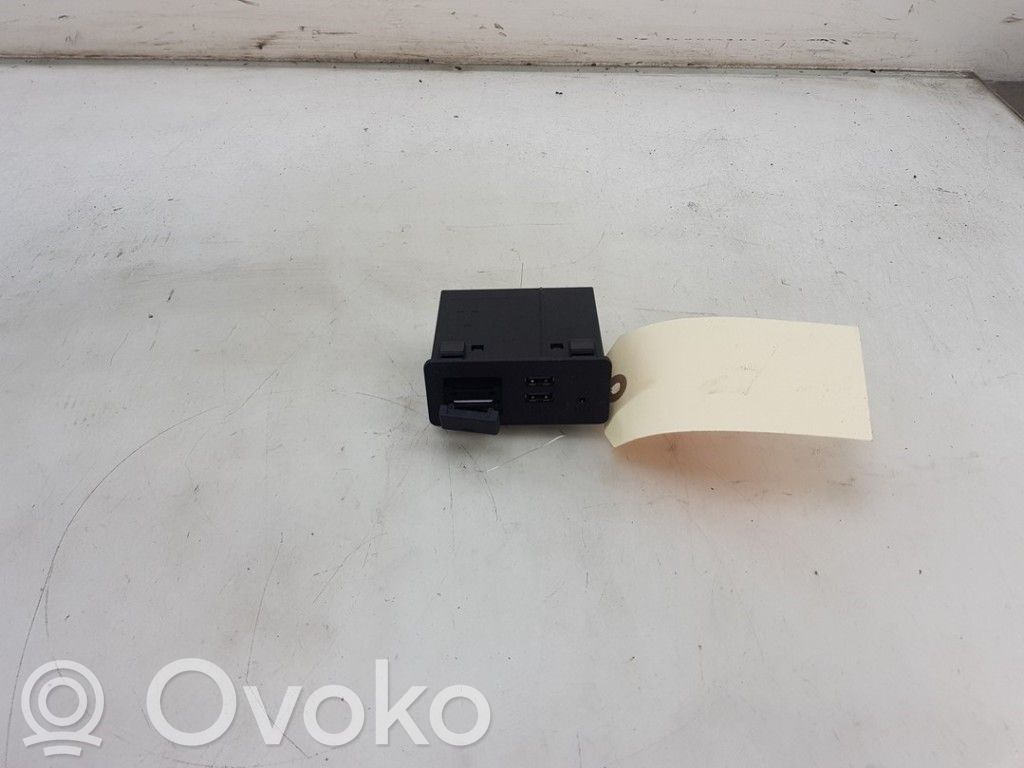 Mazda 6 AUX in-socket connector 