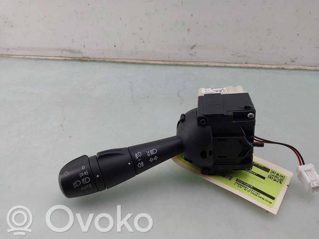 Renault Captur Indicator stalk 
