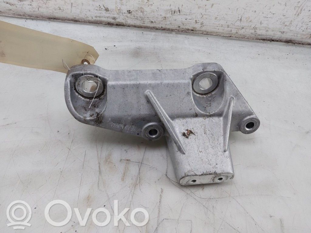 Volvo EX40 Engine mount bracket 