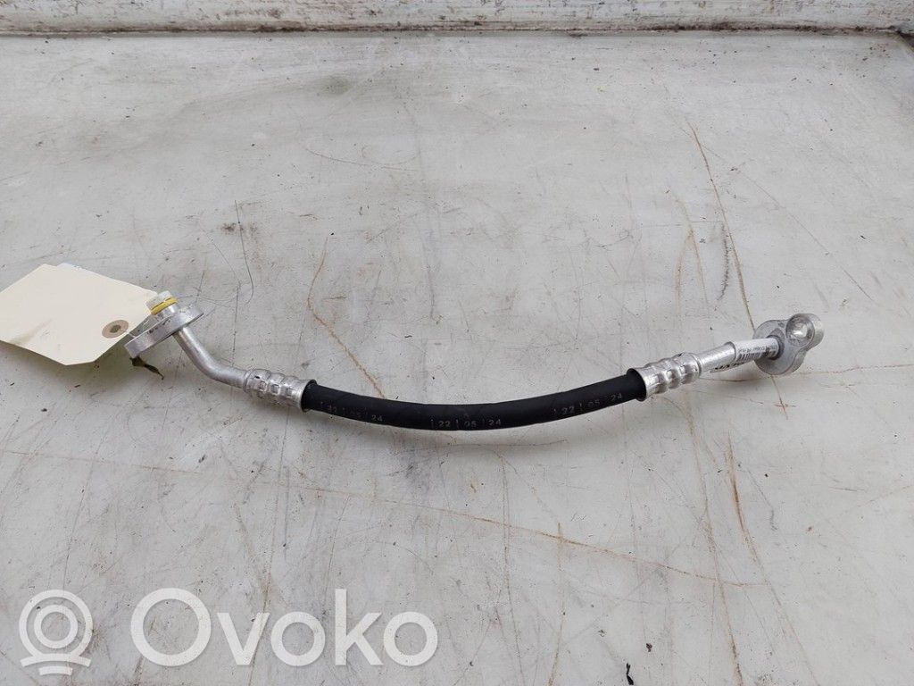 Volvo EX40 Ilmastointilaitteen putki (A/C) 