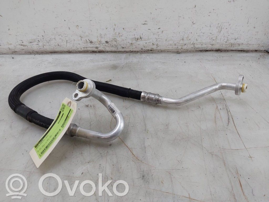 Volvo EX40 Ilmastointilaitteen putki (A/C) 
