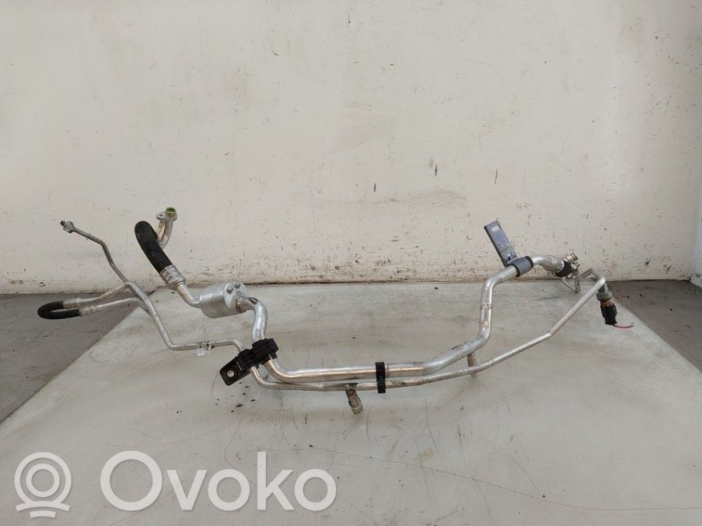Peugeot 208 I Ilmastointilaitteen putki (A/C) 