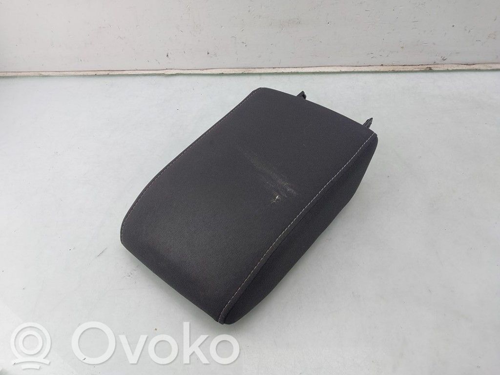 Volkswagen Golf II Podłokietnik tunelu środkowego 