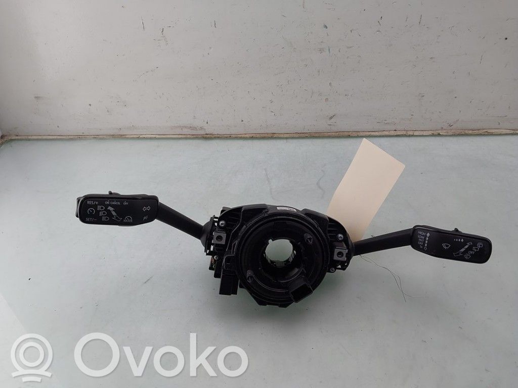 Skoda Fabia Mk3 (NJ) Przełącznik / Przycisk kierownicy 
