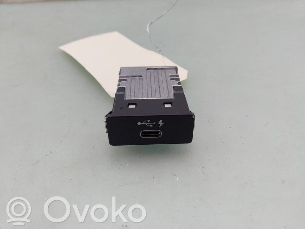 BMW X5 G05 Connettore plug in AUX 
