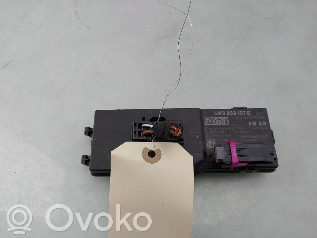 Skoda Kamiq Trunk lid opening control unit 