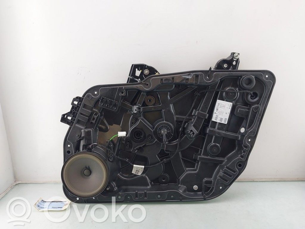 Mercedes-Benz CLA C118 X118 Manualny podnośnik szyby drzwi przednich 