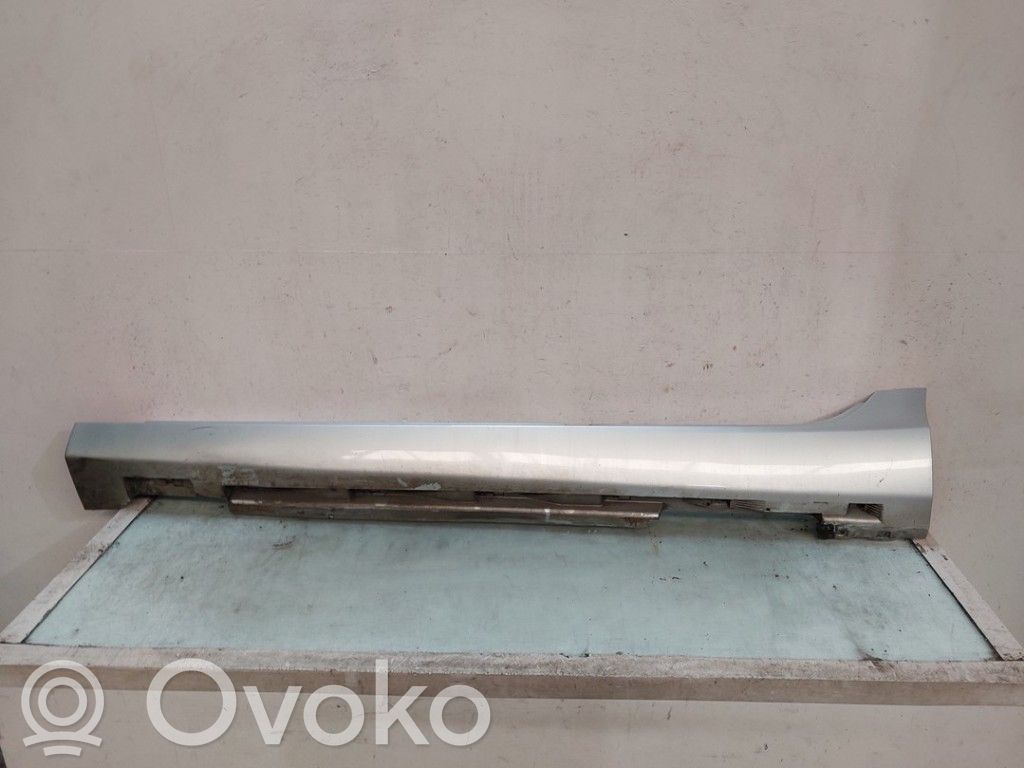 Volvo V40 Slenkstis 
