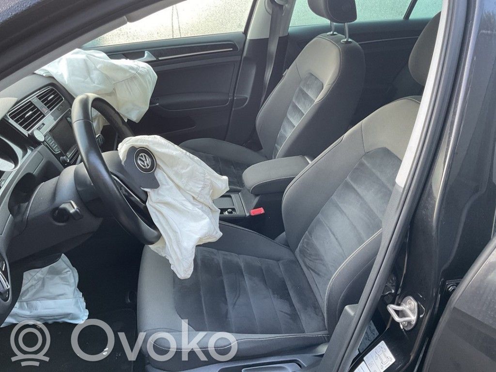 Volkswagen Golf VII Asiento delantero del conductor 