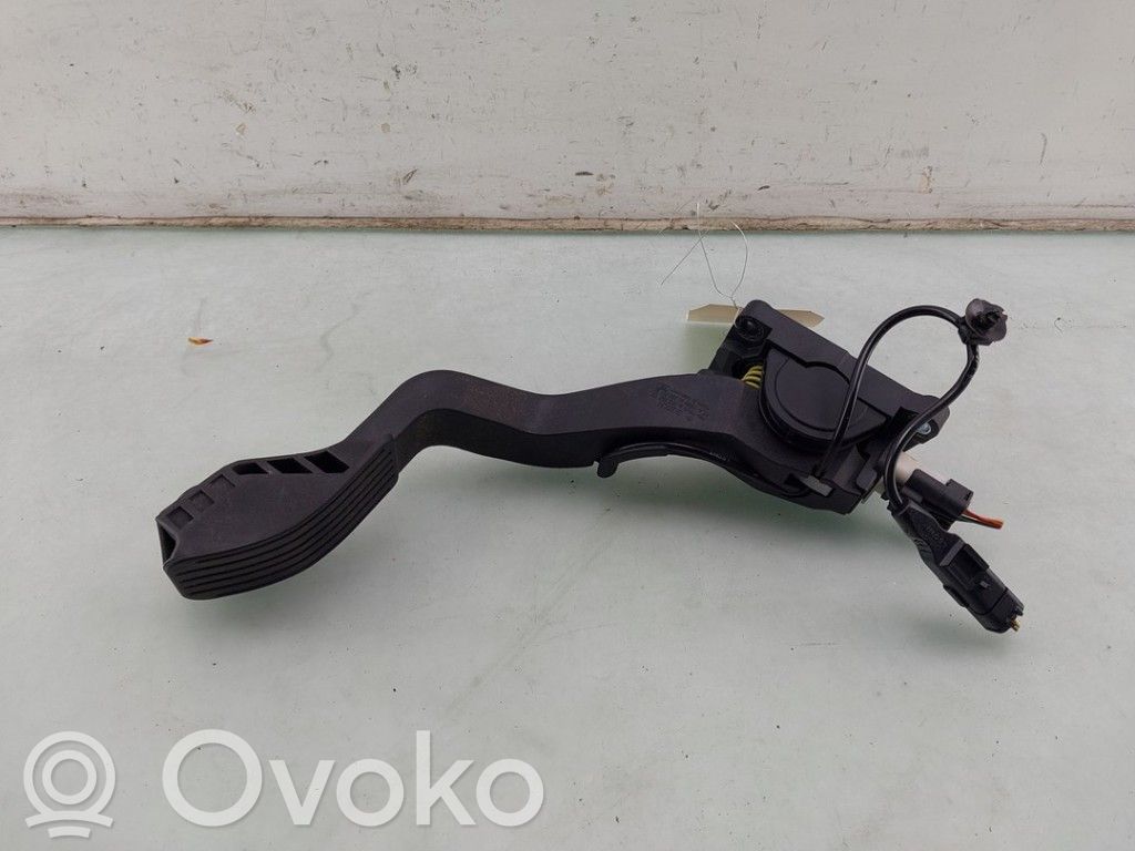 Citroen C4 I Akceleratoriaus pedalas 