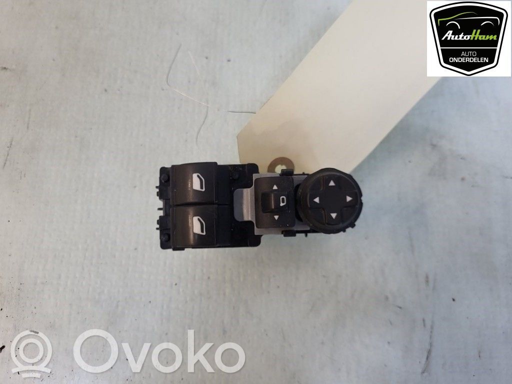 Opel Corsa F Przyciski szyb 