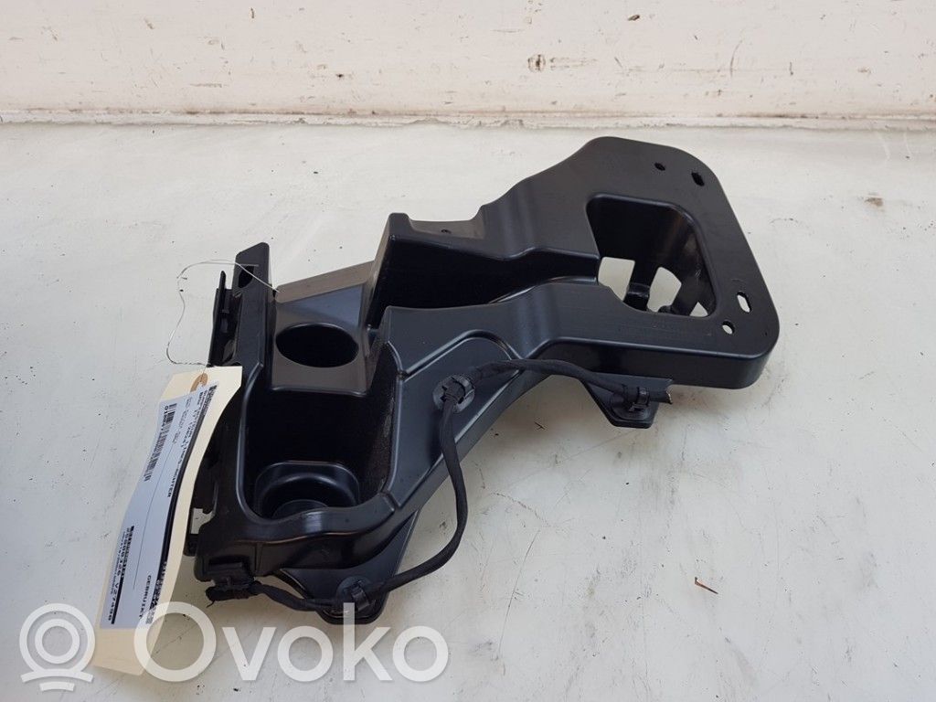 BMW 7 G70 Soporte de montaje del parachoques trasero