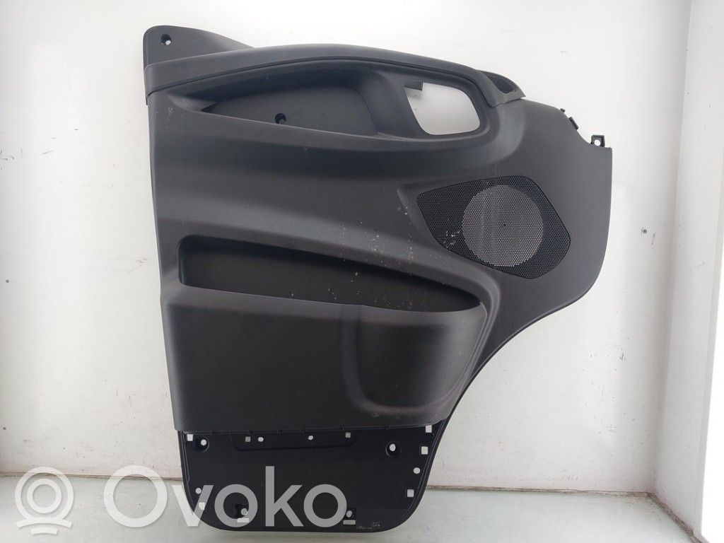 Iveco Daily 6th gen Etuoven verhoilu 
