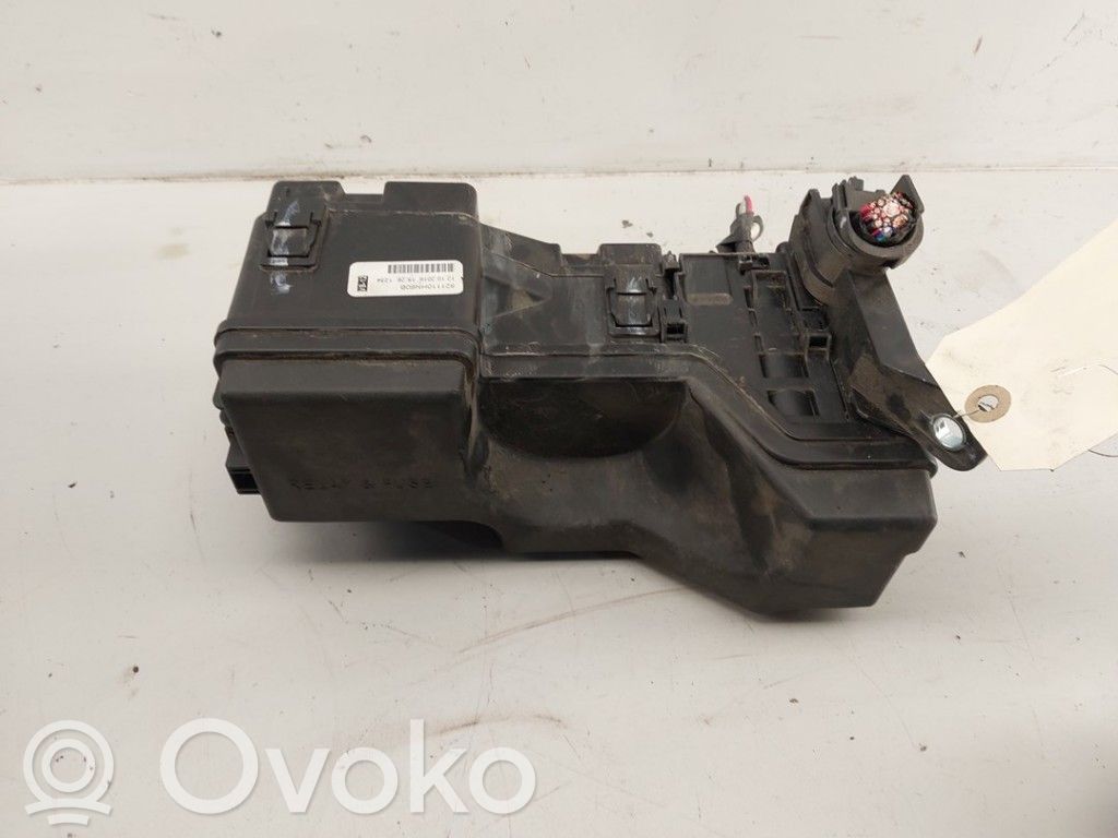 Skrzynka bezpieczników / Komplet   826300H010,826300H010,827410H050,821110HN60B,826300H010,826620H060,827410H050