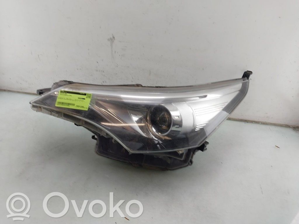 Toyota Avensis T270 Phare frontale 