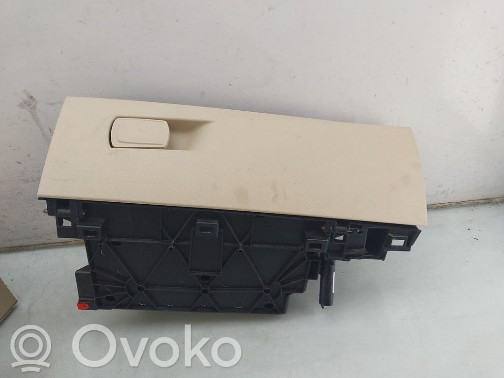 BMW 2 F45 Boite à gants