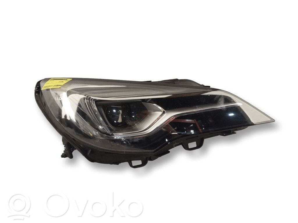 Opel Astra K Lampa przednia 