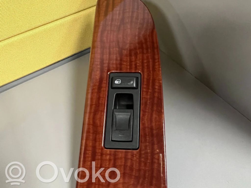 Front door window switch trim   X35008403TH