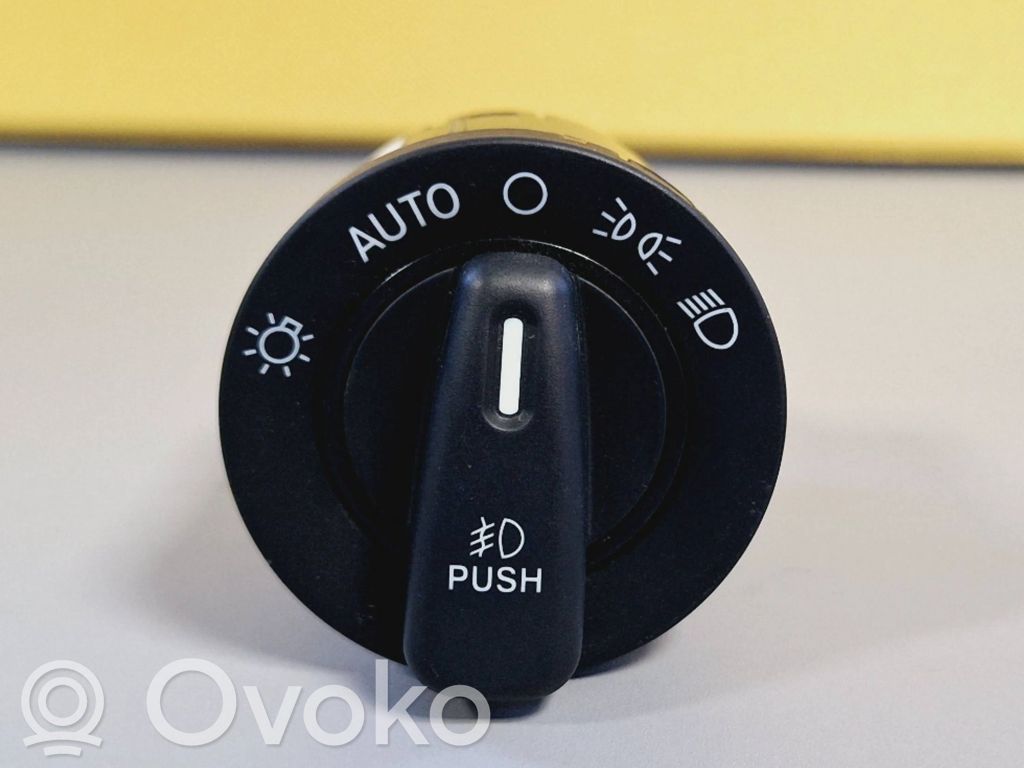 Dodge Challenger Light switch 