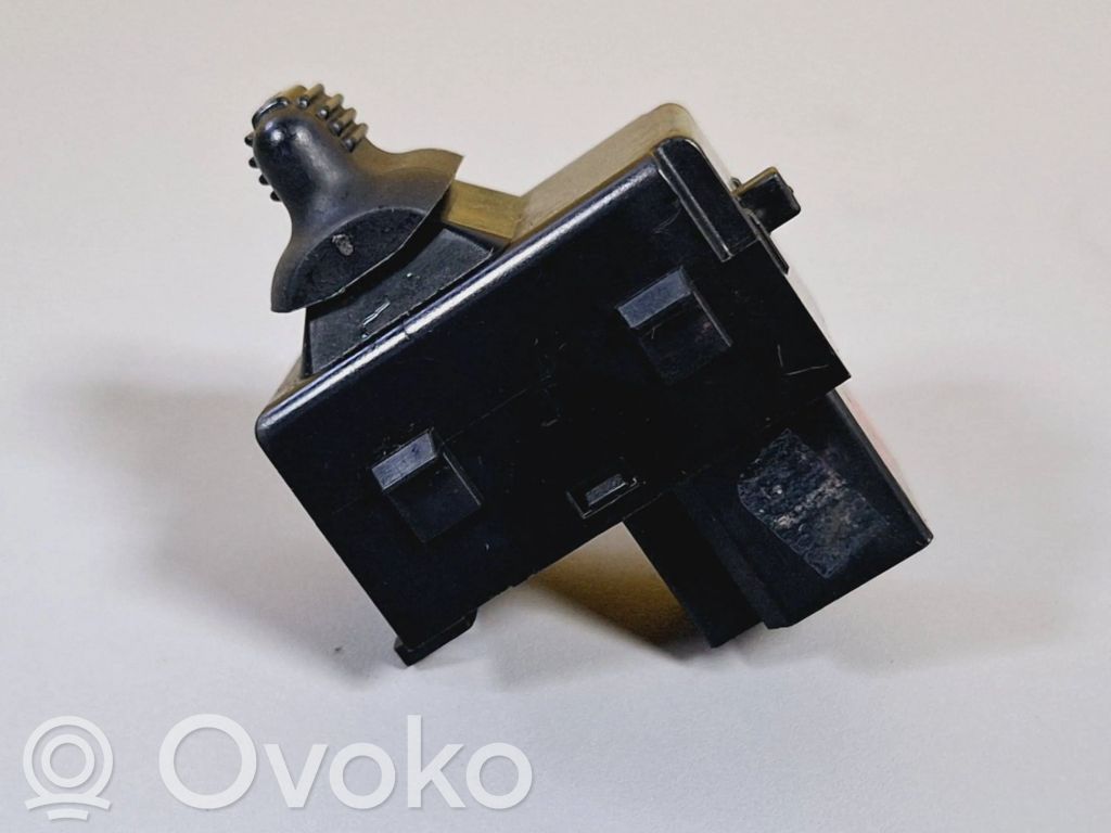 Central locking switch button   56021634,39754D