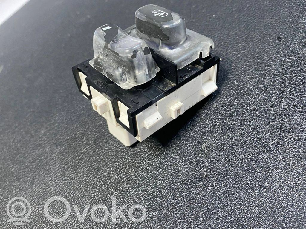 Cadillac CTS Wing mirror switch 