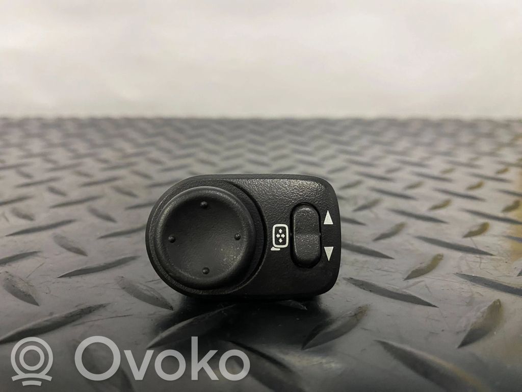Chevrolet Camaro Wing mirror switch 
