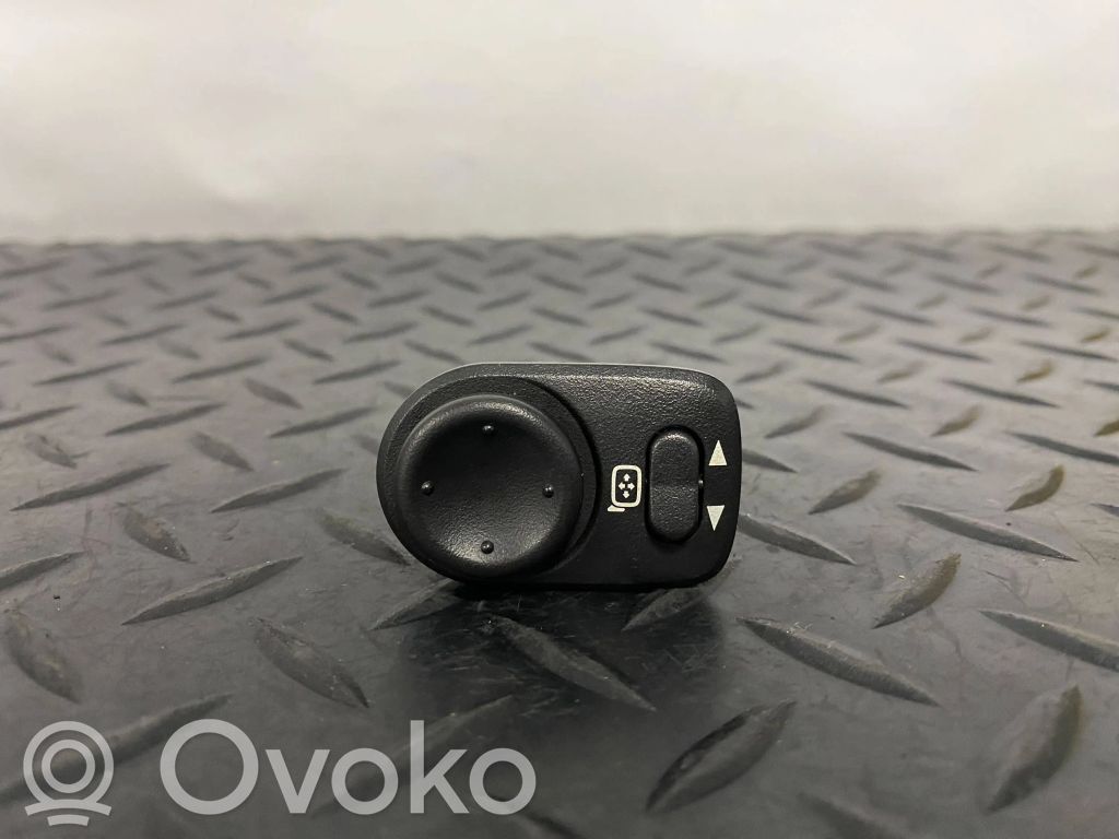 Chevrolet Camaro Wing mirror switch 