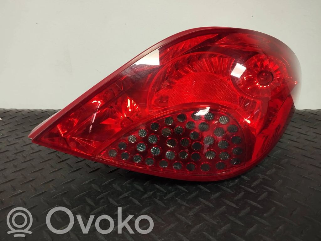 Peugeot 207 Aizmugurējais lukturis virsbūvē 