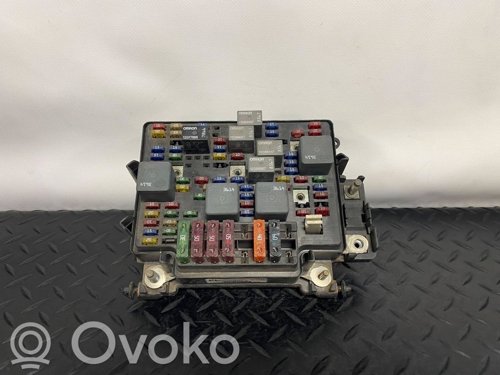 Cadillac Escalade Sulakemoduuli 
