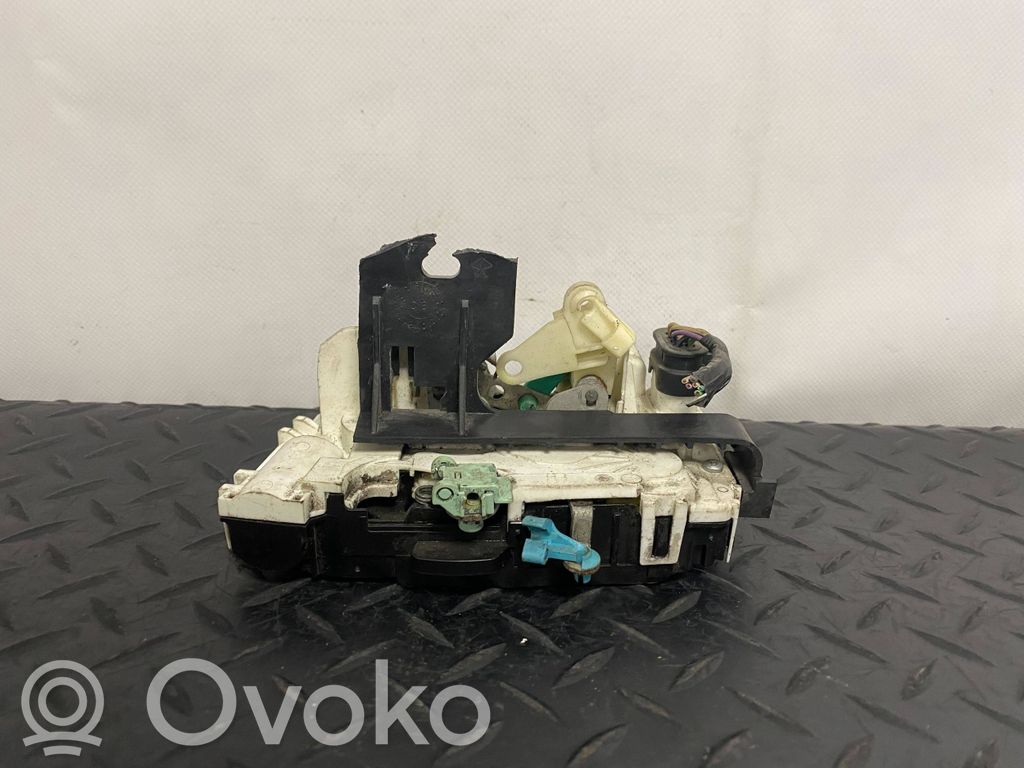 Dodge Caliber Front door lock 