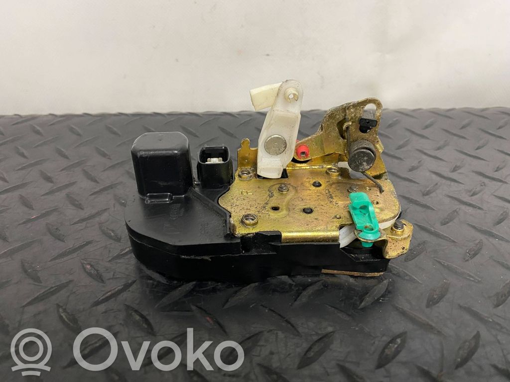 Jeep Grand Cherokee (WJ) Takaoven lukko 