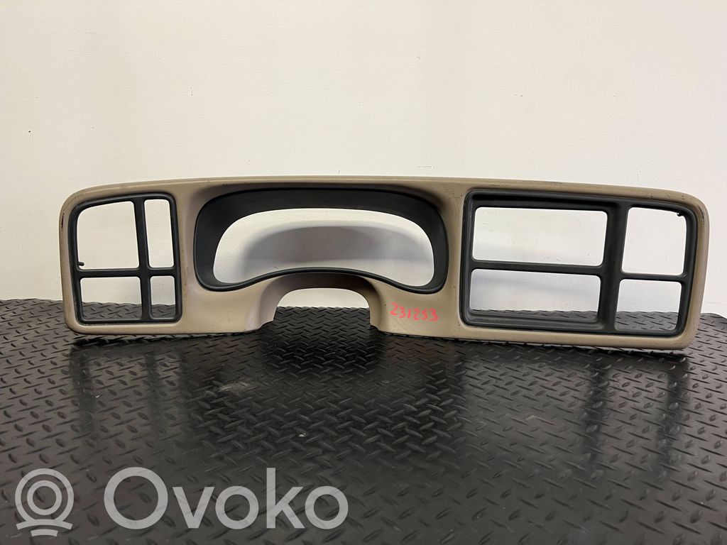 Chevrolet Silverado Panelė 