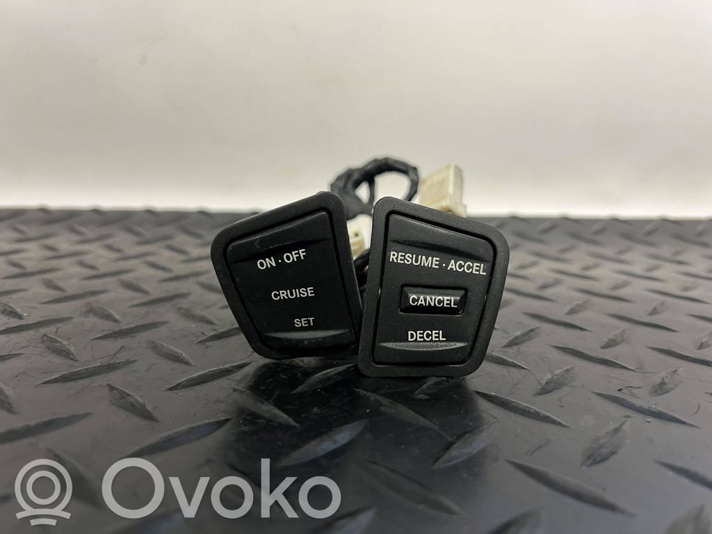 Jeep Grand Cherokee (WK) Steering wheel buttons/switches 