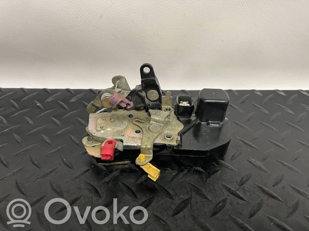 Chrysler PT Cruiser Front door lock 